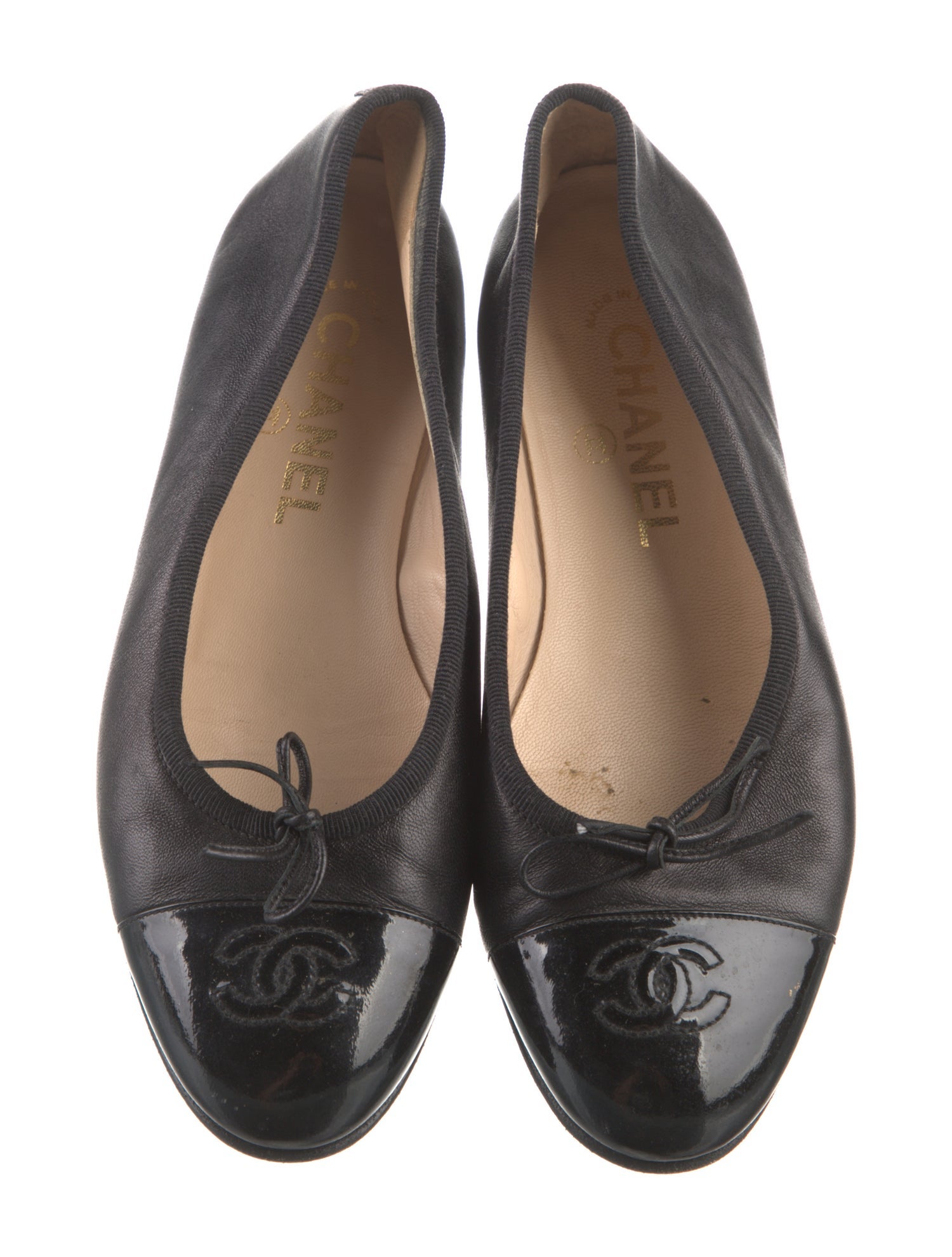 Chanel Interlocking CC Logo Leather Ballet Flats